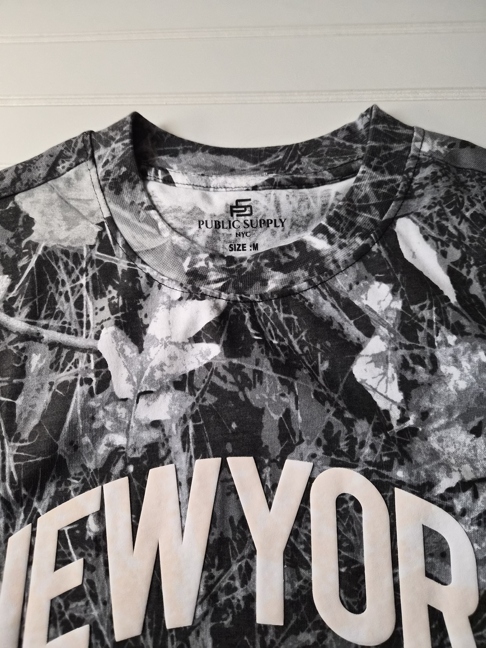 PSD NEWYORK Brooklyn Sleeveless Graphic Tank - Black & White - Picture 4 of 5